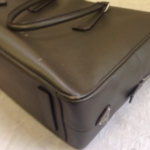 プラダ　PRADA　ビジネスバック　黒　リペア　B2　ソファー、鞄、バッグ、修理、張替、黒ずみ汚れ、クリーニング、色移り、擦り傷、染め直し